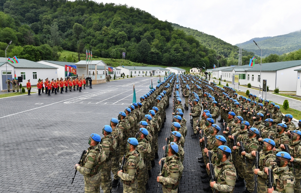İlham Əliyev Kəlbəcərdə hərbi hissənin açılışında - Fotolar