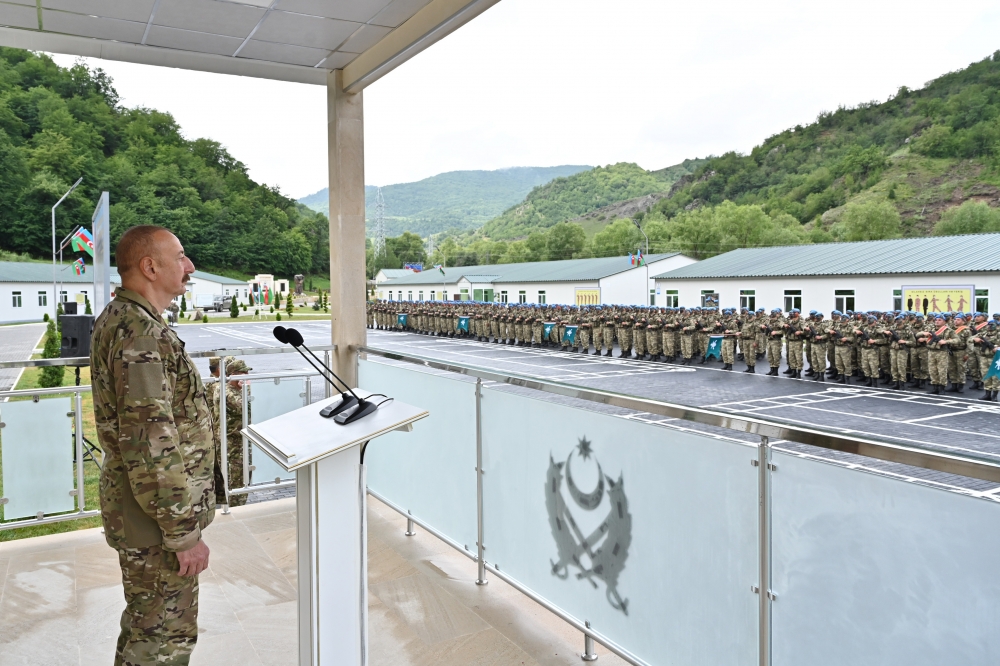 İlham Əliyev Kəlbəcərdə hərbi hissənin açılışında - Fotolar