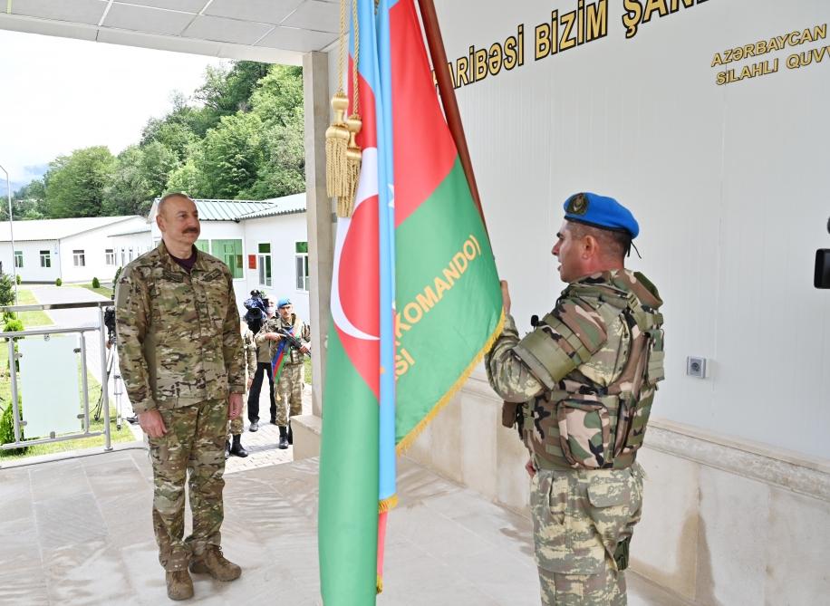 İlham Əliyev Kəlbəcərdə hərbi hissənin açılışında - Fotolar