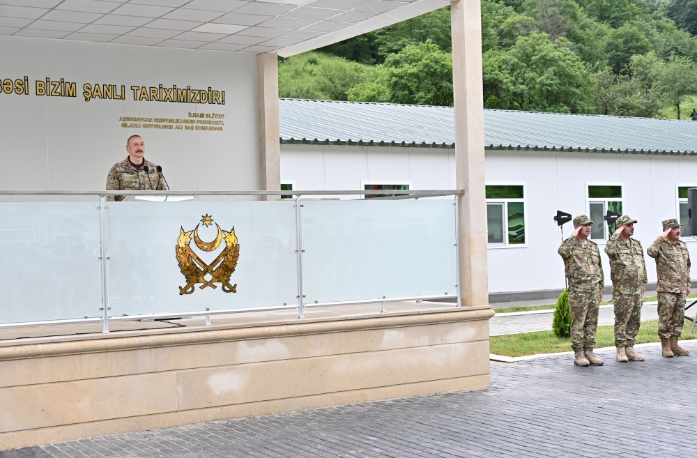 İlham Əliyev Kəlbəcərdə hərbi hissənin açılışında - Fotolar