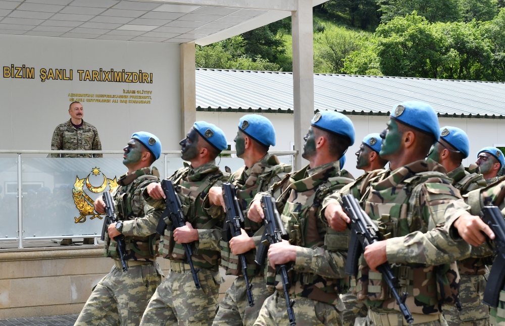 İlham Əliyev Kəlbəcərdə hərbi hissənin açılışında - Fotolar