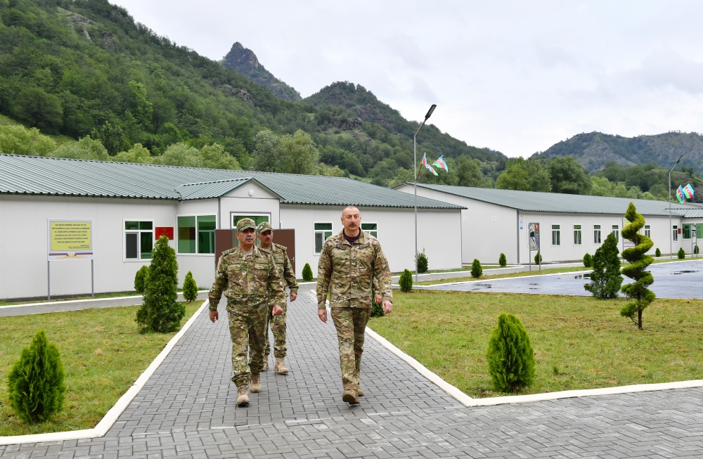 İlham Əliyev Kəlbəcərdə hərbi hissənin açılışında - Fotolar