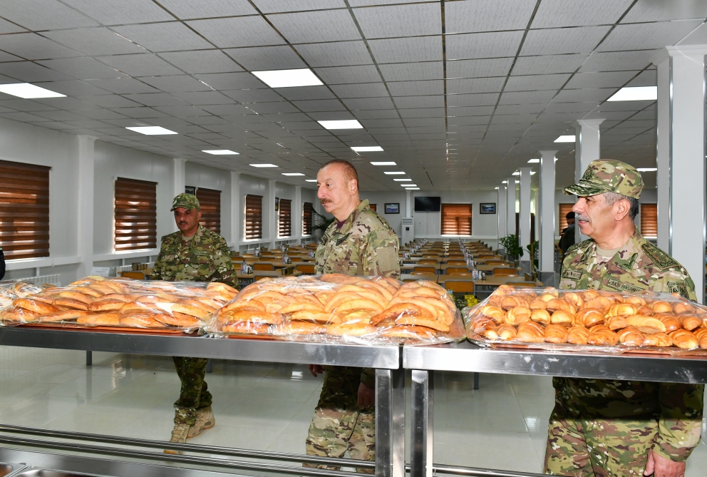 İlham Əliyev Kəlbəcərdə hərbi hissənin açılışında - Fotolar