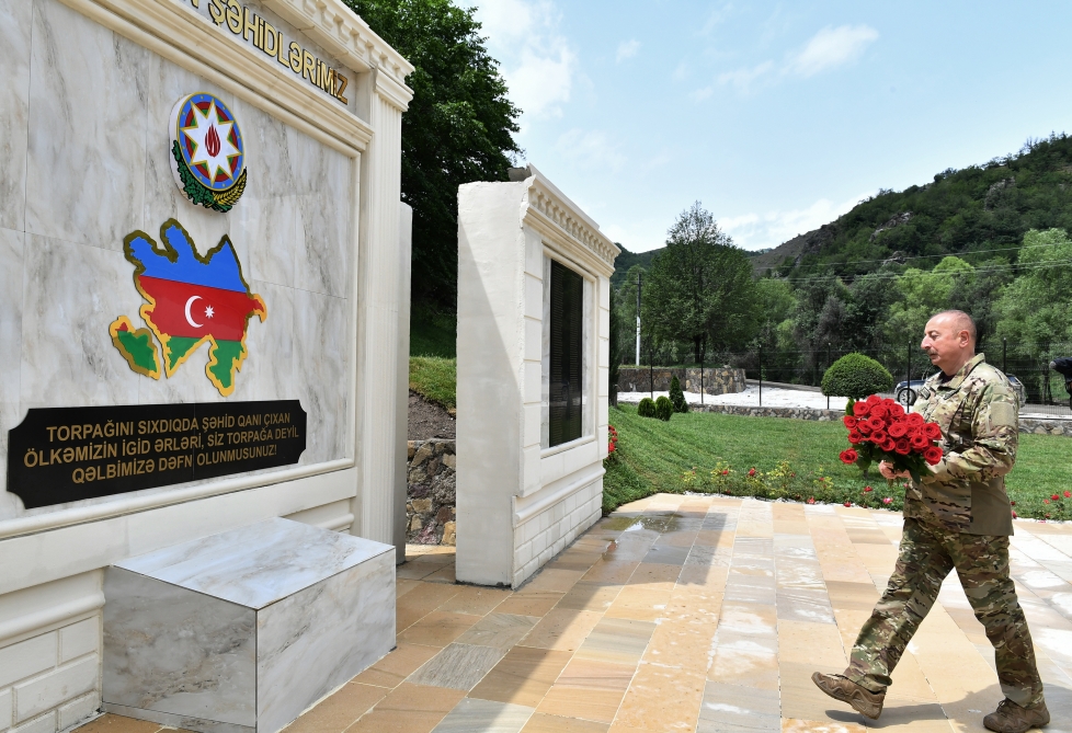 İlham Əliyev Kəlbəcərdə hərbi hissənin açılışında - Fotolar
