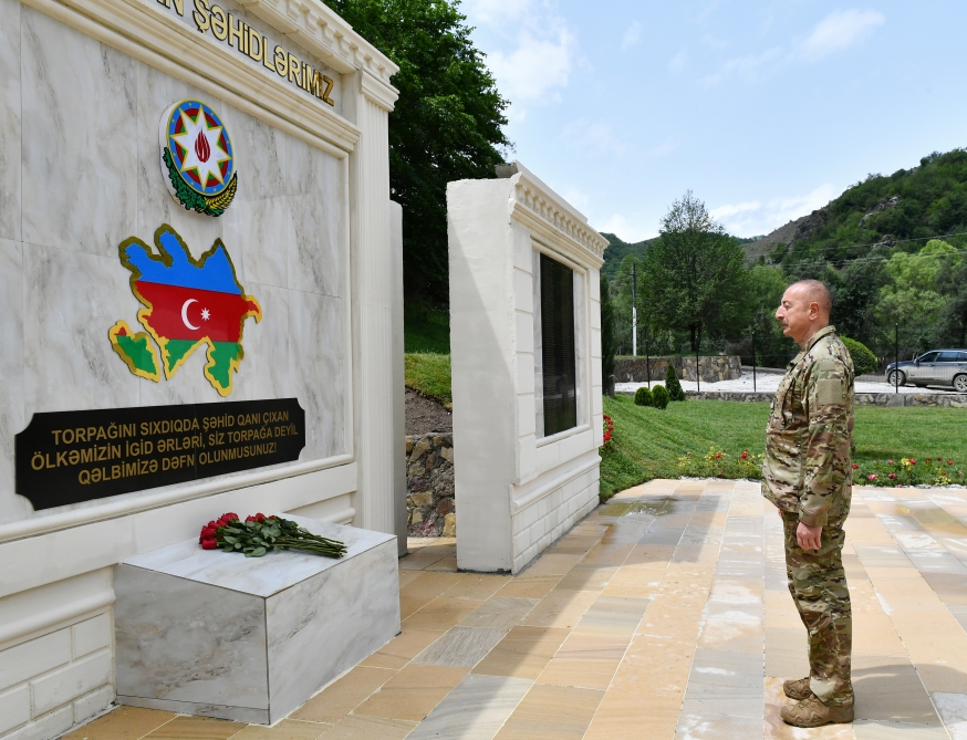 İlham Əliyev Kəlbəcərdə hərbi hissənin açılışında - Fotolar