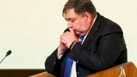 “Müştərilər vəsaitlərinin batmasından qorxurlar” - Fazil Məmmədovun bankında nələr baş verir?