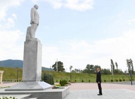İlham Əliyev Şəkidə - FOTO