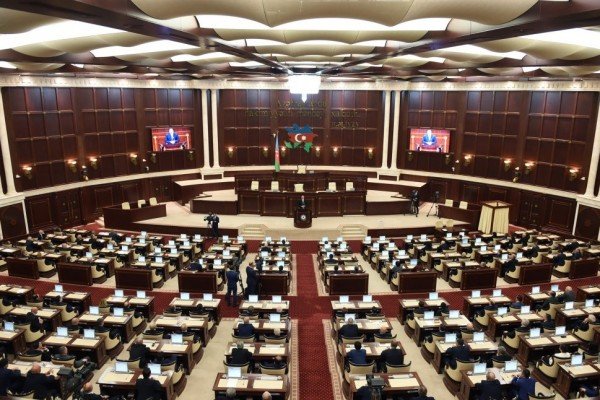 Parlament büdcənin icrasını qəbul etdi Parlament büdcənin icrasını qəbul etdi