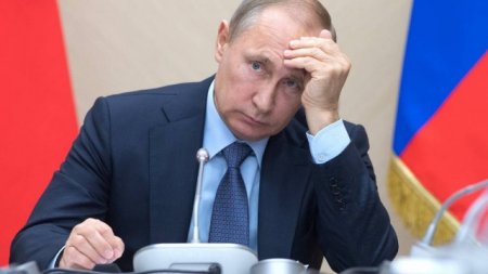 Ruslar "Putinin istefası"nı tələb etdilər - FOTOLAR