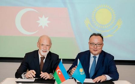 AzerTelecom və Kazakhtelecom Transxəzər layihəsi çərçivəsində müqavilə imzalayıb