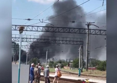 Ukrayna Rusiyanın sursat anbarını vurdu  - İnsanlar təxliyə edilir