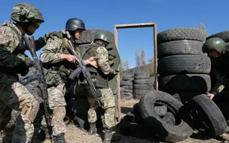 “Rusiya silah istehsalını sürətləndirib, Ukrayna isə çatışmazlıq yaşayır”