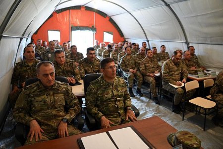 Azərbaycan Ordusunda komanda-qərargah təlimləri keçirilir, Zakir Həsənov prosesi izləyib
